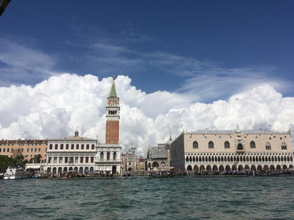 メストレVenezia Ca' Soleアパートメント エクステリア 写真